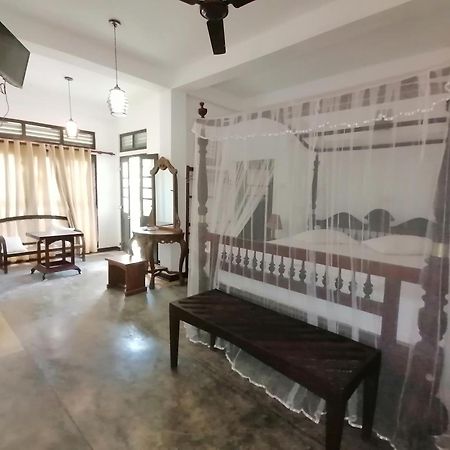 Seaview Deepal Villa Unawatuna Værelse billede