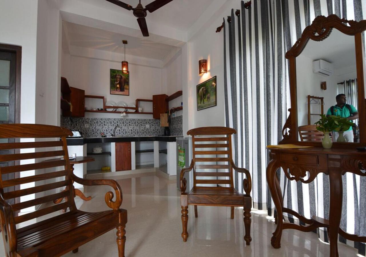 Seaview Deepal Villa Unawatuna Værelse billede